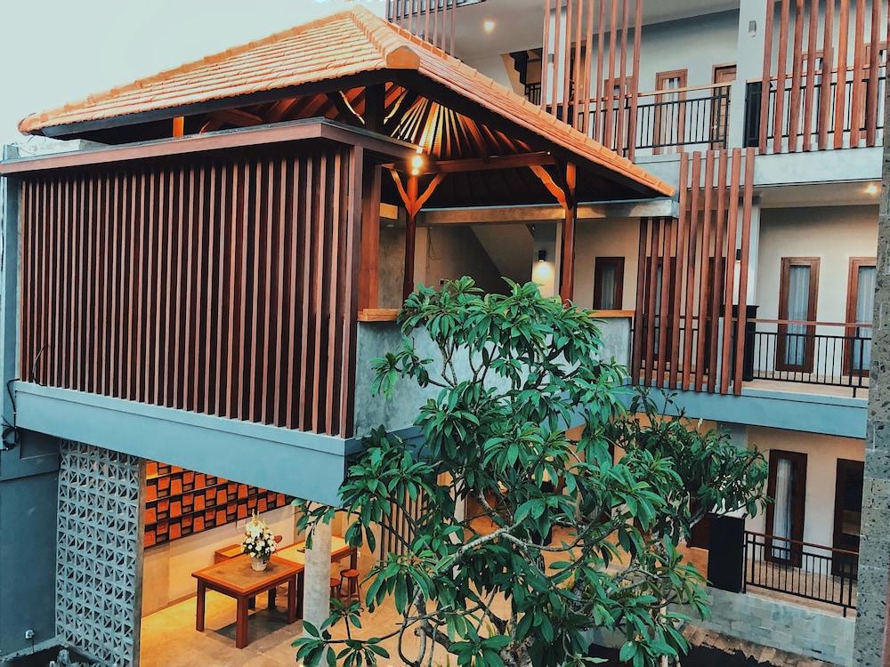 Perissos Echo Beach Canggu  Exterior photo