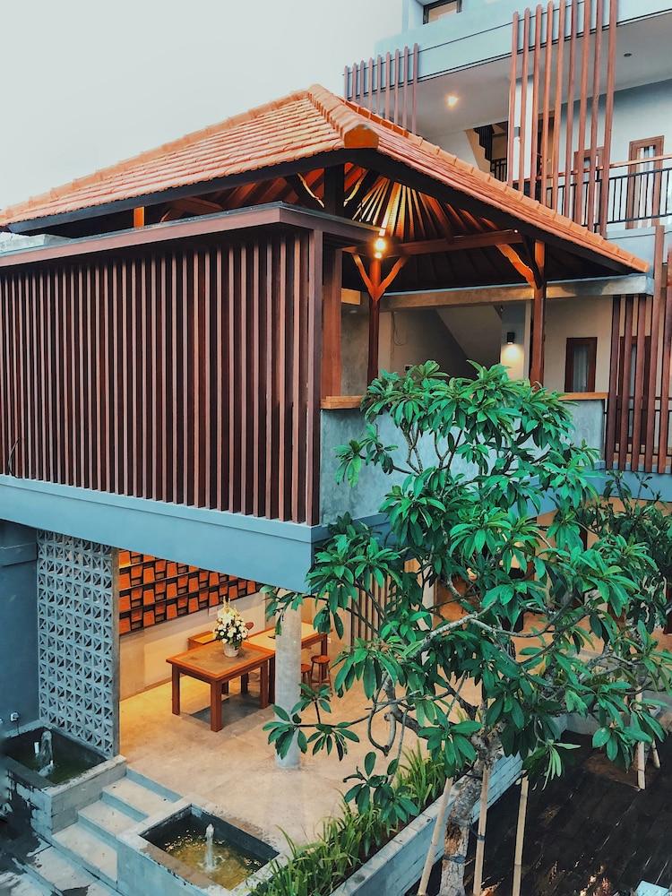 Perissos Echo Beach Canggu  Exterior photo